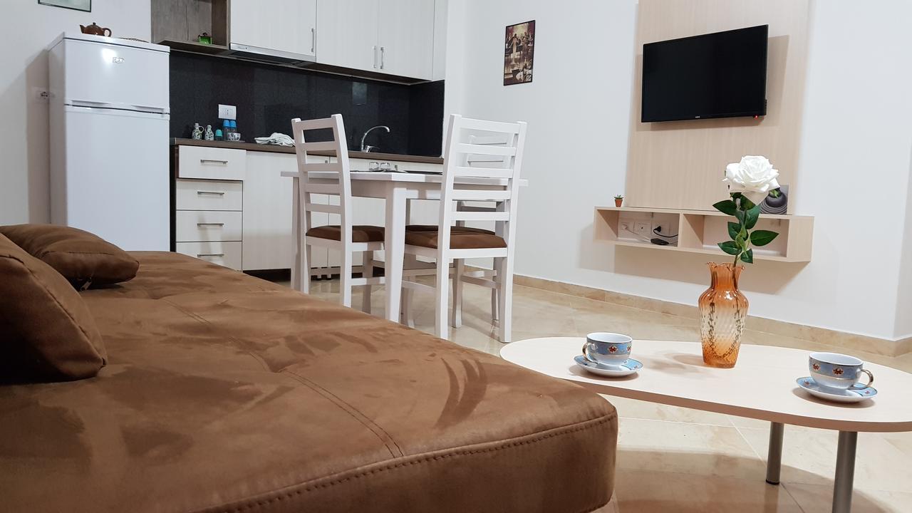 Appartamento Giallo Влёра Экстерьер фото